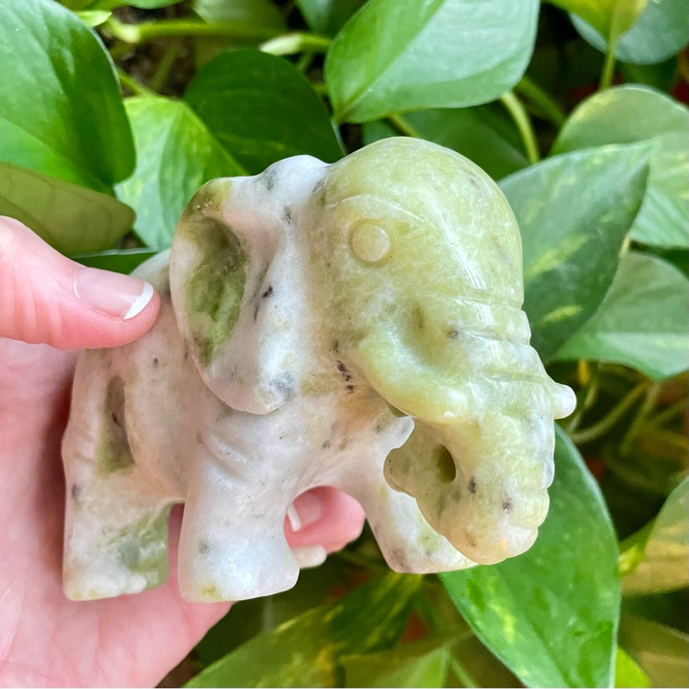 🐘Majestic Hand Carved Jade Elephant🐘 ~Over 1 lb! - Picture 4 of 15
